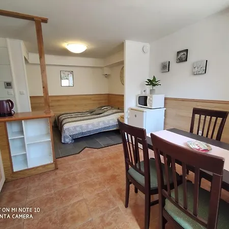 Apartment Fuered Apartmanhaz *