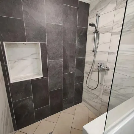 Fuered Apartmanhaz Балатонфюред