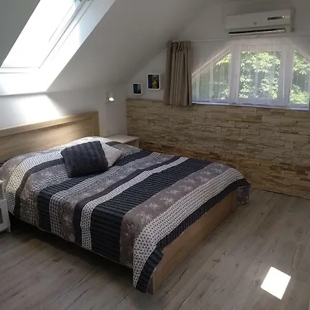 Fuered Apartmanhaz Appartement