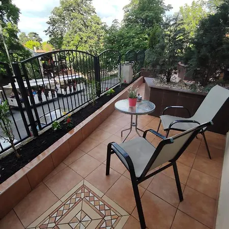 Fuered Apartmanhaz Апартаменты *