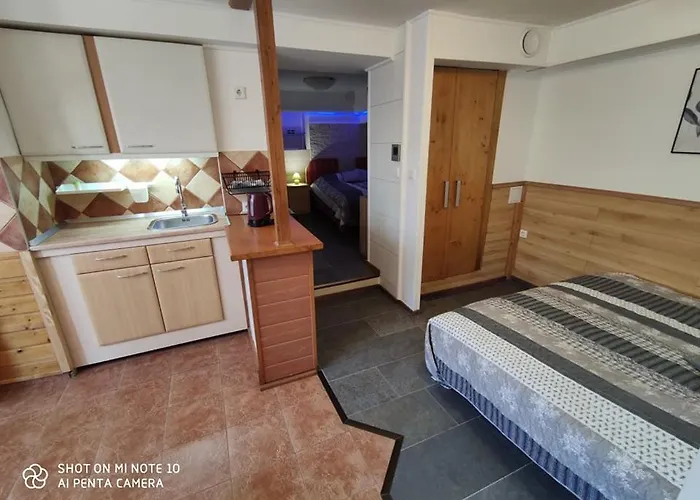 شقة Fuered Apartmanhaz