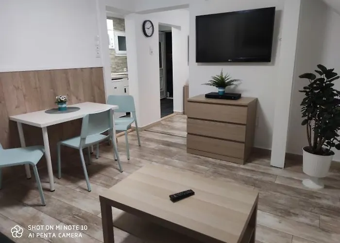 Fuered Apartmanhaz * بالاتونفوريد