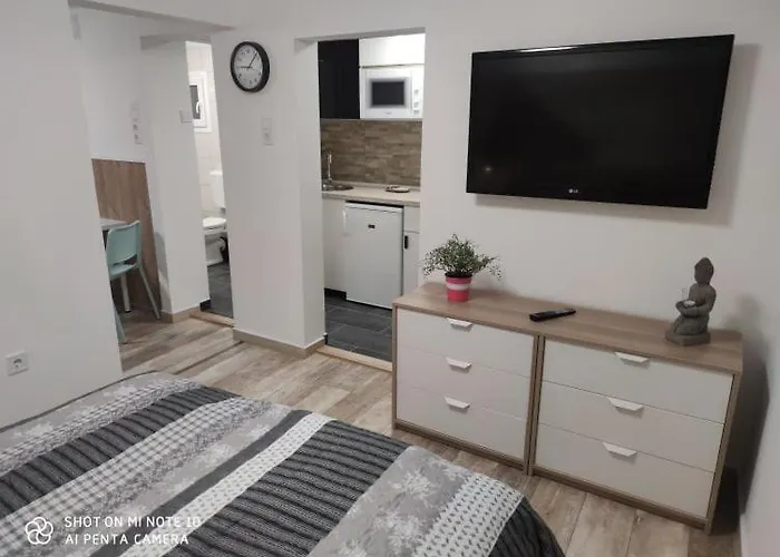 شقة Fuered Apartmanhaz *