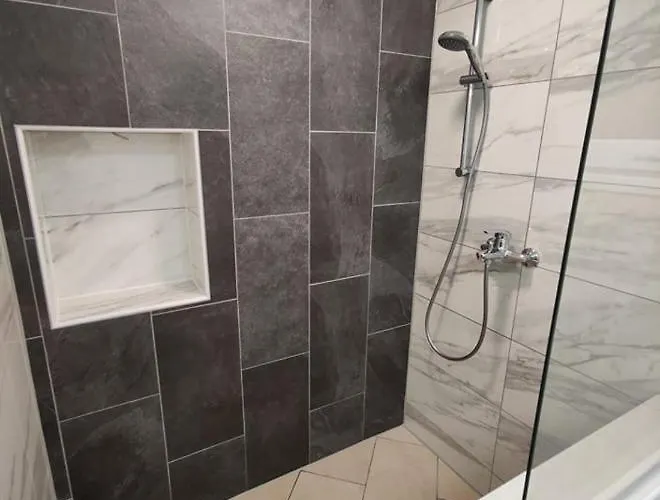 Fuered Apartmanhaz بالاتونفوريد