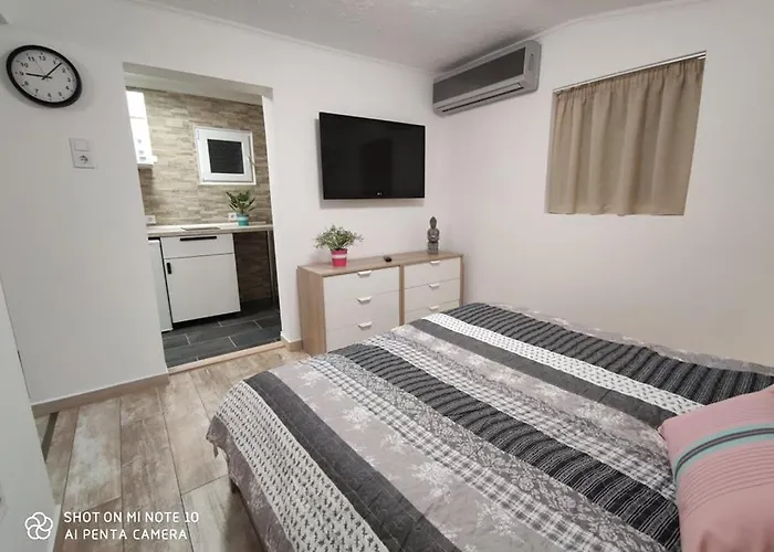 شقة Fuered Apartmanhaz بالاتونفوريد
