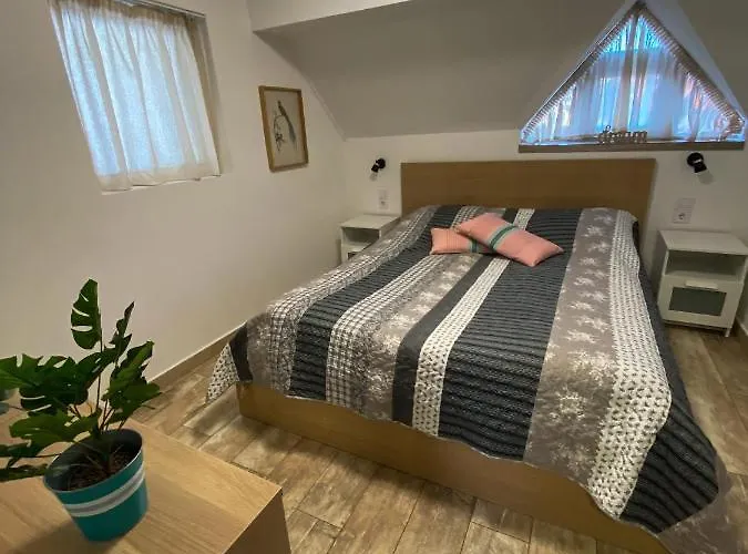 شقة Fuered Apartmanhaz *