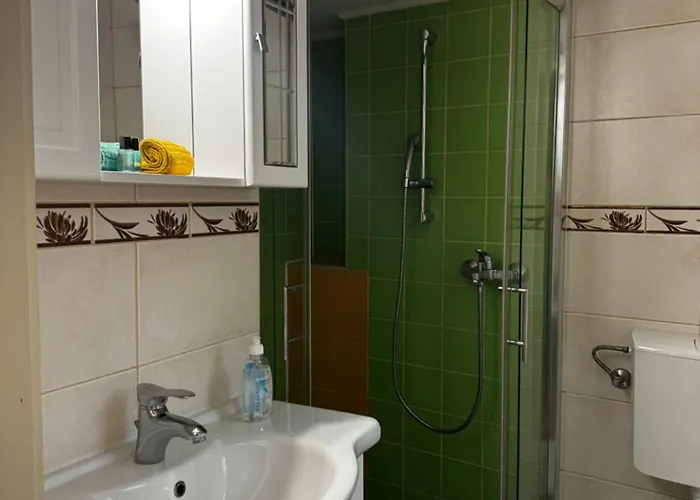 شقة Fuered Apartmanhaz *