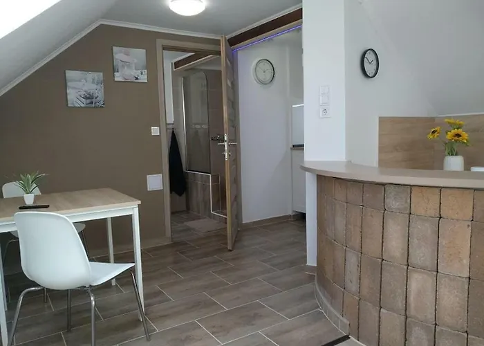 شقة Fuered Apartmanhaz